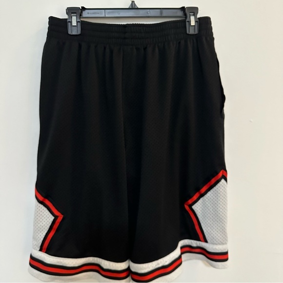 Bleecker Mercer Basketball Sz L Black w/Graphic Print Drawstring Shorts - Picture 6 of 13